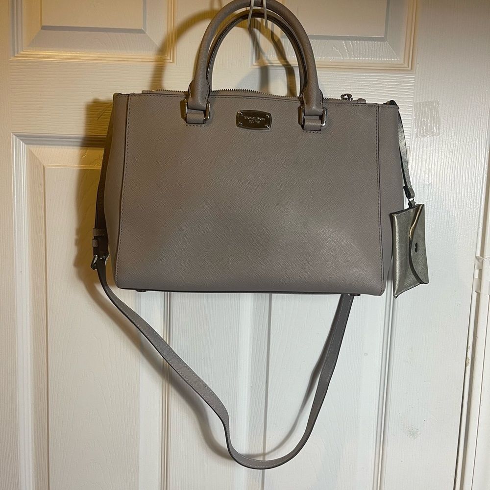 Michael Kors Gray leather Satchel/ shoulder bag with silver tone hardwares.